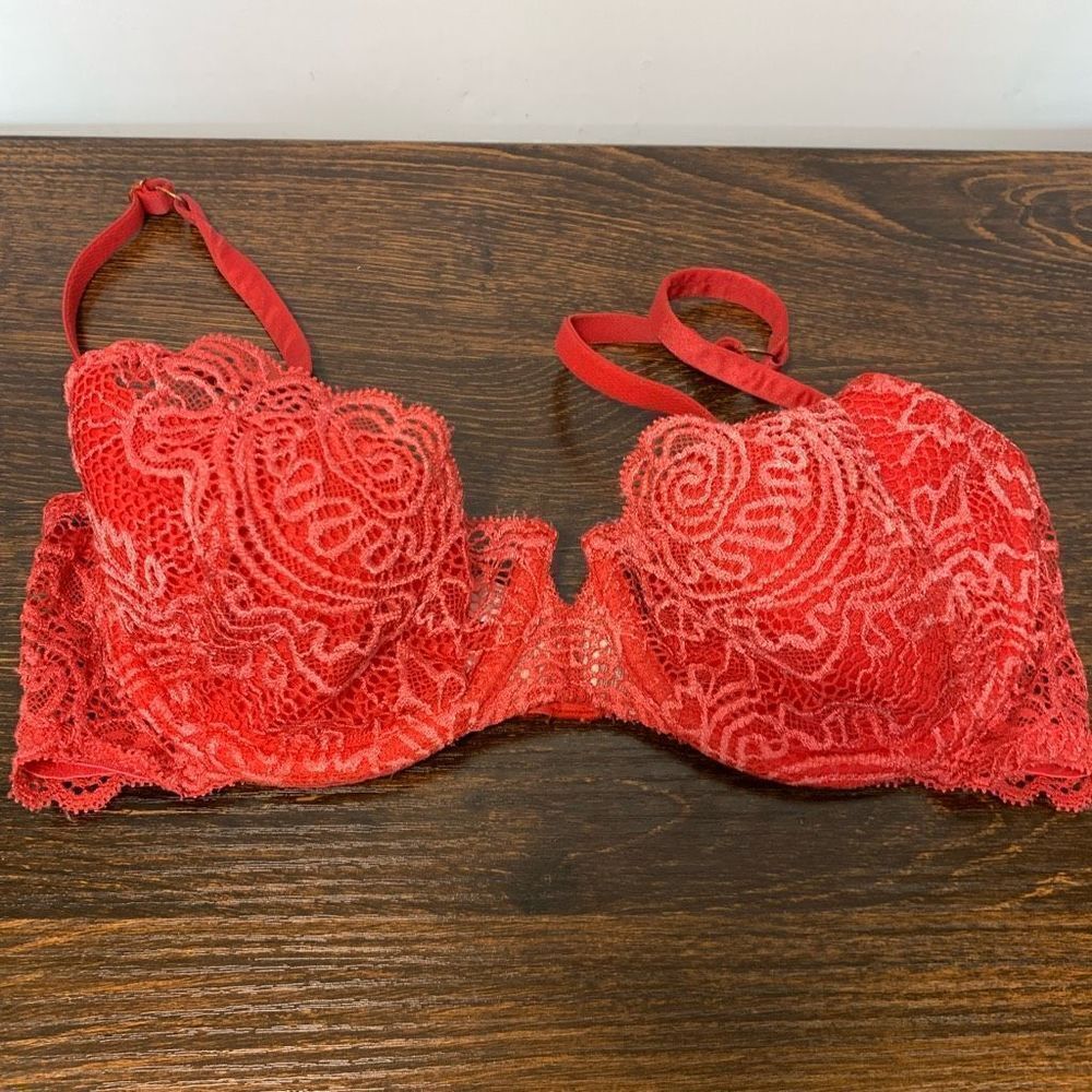 Victoria's Secret Women's Very Sexy Push Up Without Padding Bra Red Size 34C